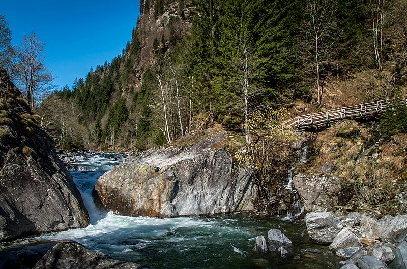 streumeyer's tweet photo. Noch zum Entdecken! Der Naturpark #Calancatal in Südbünden! Die #ViaCalanca ist die beste Möglichkeit, eine wildromantische und einsame Natur- und Kulturlandschaft zu Fuss in drei Tages-Etappen kennenzulernen!
@Graubunden #SchweizerPärke
… https://t.co/UCU0HjGTNx