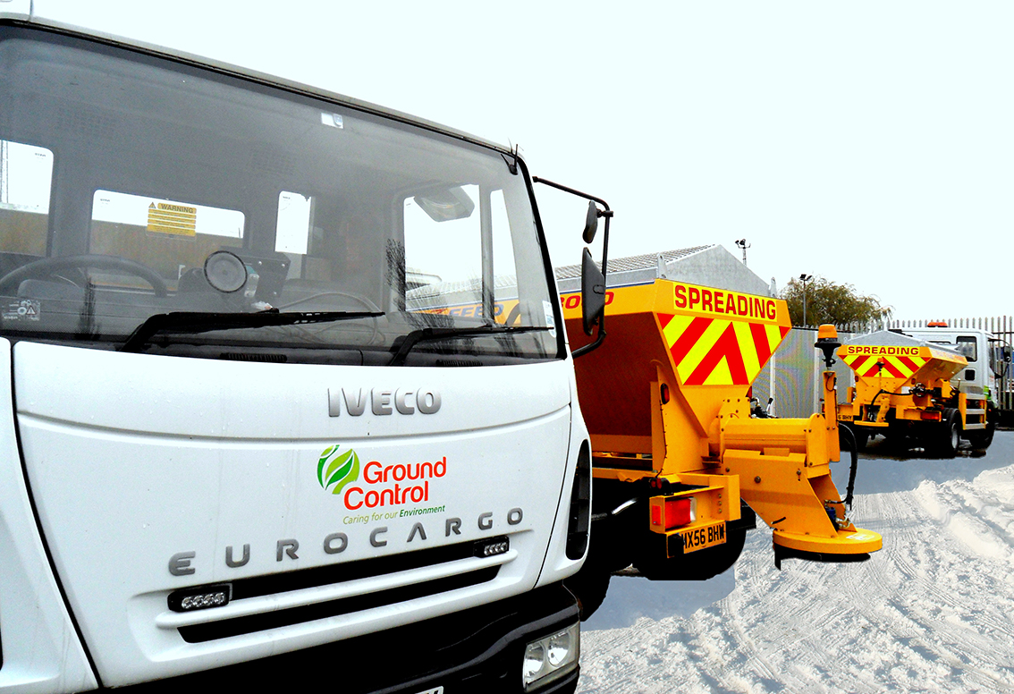 GroundControlGC's tweet photo. Feeling colder this week? With the school run back on and people returning to the workplace, make sure you're prepared for the busy roads this winter. Get a quote today from the UK's largest Gritting &amp; Snow Clearance company ➡️ https://t.co/9kZYArBAfb #WinterisComing #Gritting https://t.co/MwjhNSiWQe