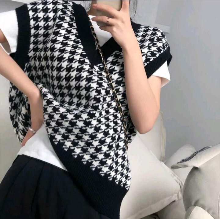 21hr27min's tweet photo. REKOMENDASI VEST LUCU DI SHOPEE🍊 https://t.co/byk5n6gbEK