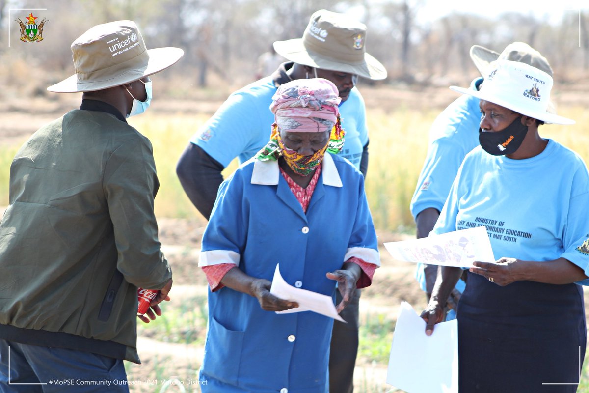 HOCICZW's tweet photo. We ended the 2-day Community Outreach in Matobo wards 3/4. With Perm Sec. of #MoPSE, Mrs. Thabela, 3️⃣ #CLEAR Messages delivered:

🆘End ALL forms of #Violence against #GIRLS and #Women in Matobo.
🆘All children,regardless of their stature to #GOBACK to School.
Be
🆘 #Vaccinated https://t.co/UgH9xM2ukK