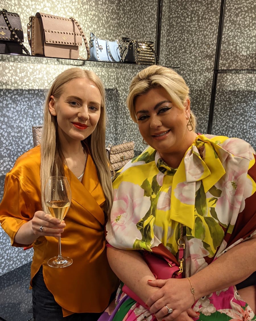 hannah ewens tweet media