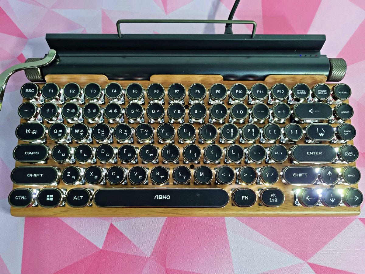 컴우리 tweet media