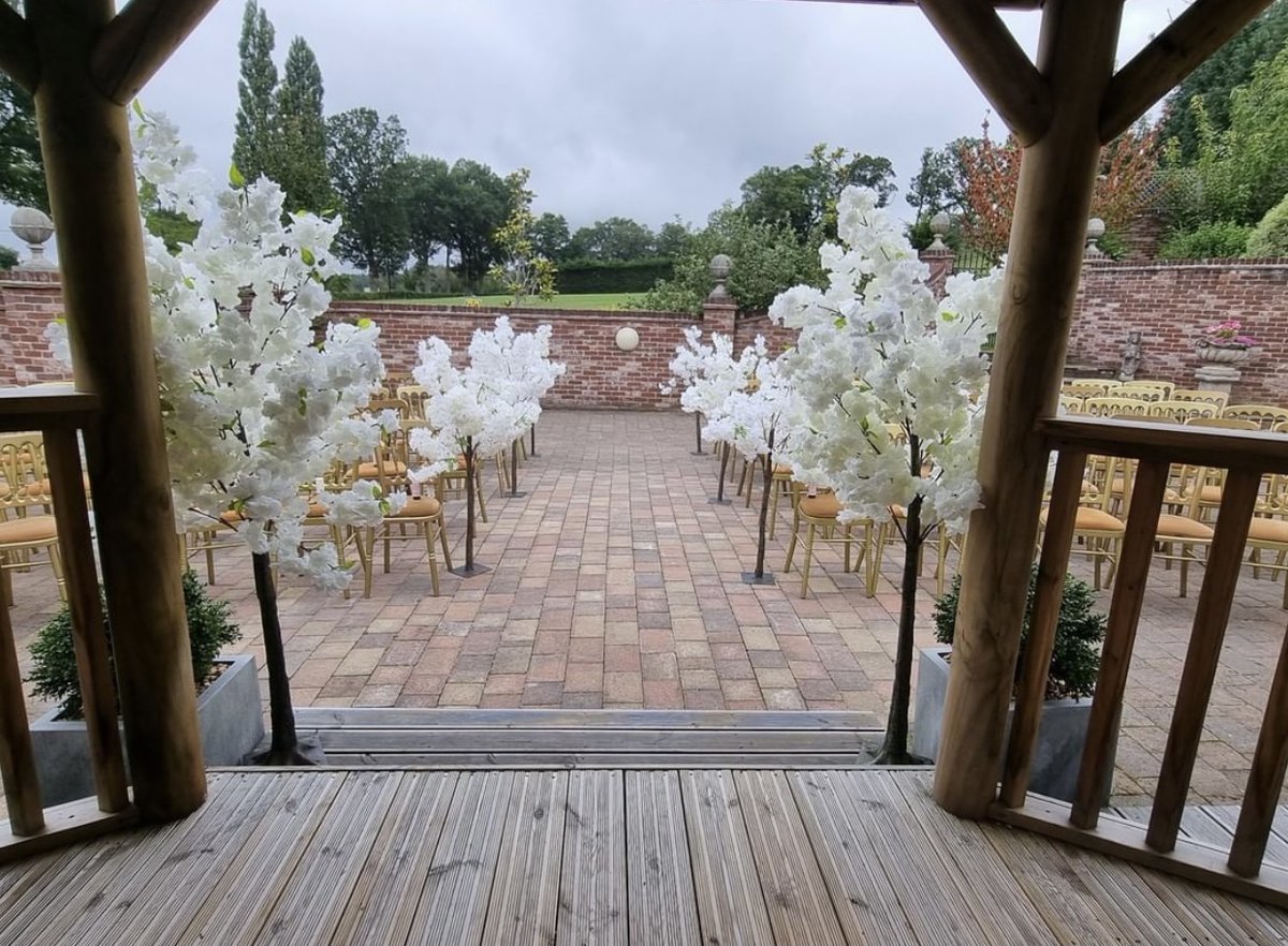 Old Thorns Hotel & Resort (@oldthornshotel) on Twitter photo 📸 #PhotoOfTheWeek comes from thelittledetailscompany on Instagram.
👰 Can you picture yourself walking down the isle in-between blossom tree's?
👉 Book a viewing here - weddings@oldthorns.com.
#OutdoorWedding #OldThorns #WeddingVenue #HampshireWeddings #Weddings #aisledecor 📸 #PhotoOfTheWeek comes from thelittledetailscompany on Instagram.
👰 Can you picture yourself walking down the isle in-between blossom tree's?
👉 Book a viewing here - weddings@oldthorns.com.
#OutdoorWedding #OldThorns #WeddingVenue #HampshireWeddings #Weddings #aisledecor
