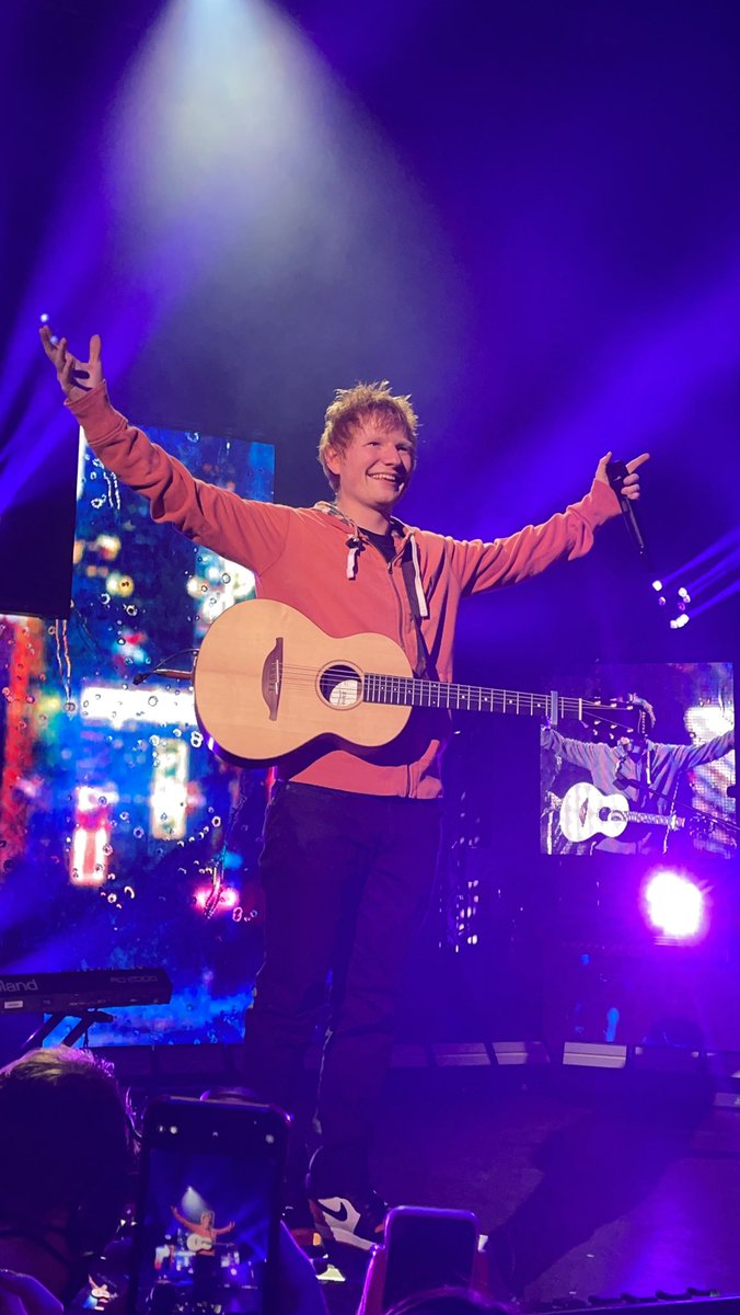 xkaayd's tweet photo. about last night @edsheeran https://t.co/WrTX8v1V1O
