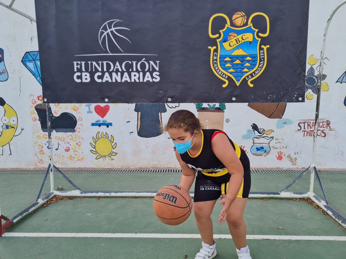 CB1939Canarias's tweet photo. FORMACIÓN | Nuevas sesiones de iniciación promovidas por la Fundación canarista con el @AytoSanMiguelA

🏀 Técnicos de los filiales @cajasiete Canarias trabajaron esta semana con jóvenes y monitores del municipio

😷 Actividades realizadas con el pertinente protocolo anti Covid19 https://t.co/PiNSKDcLBQ