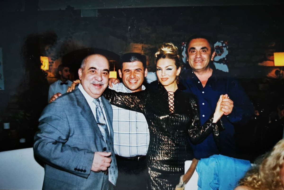 SammtvA's tweet photo. 70 yaşın mübarək MÜƏLLİMİM!!!
Bu gün unudulmaz Nurlar içində əbədiyyətə qovuşan Yaşar Nurinin doğum günüdür.  Fenomen xeyriyyəçi Mubariz Mansimov Türkiyədə Yaşar müəllimi müalicə etdirsə də taleh və alın yazısı Yaşar Nurini  bu dünyadan aldı və əbədiyyətə qovuşdurdu. https://t.co/kciv9PePsy