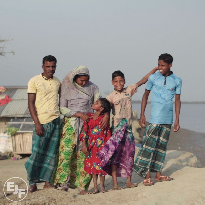 ejfoundation's tweet photo. UN member states must develop an international agreement to clarify the rights of climate refugees and ensure their protection.

This is fundamental to ensuring #ClimateJustice. #RecogniseClimateRefugees https://t.co/FEFoeb1yXf