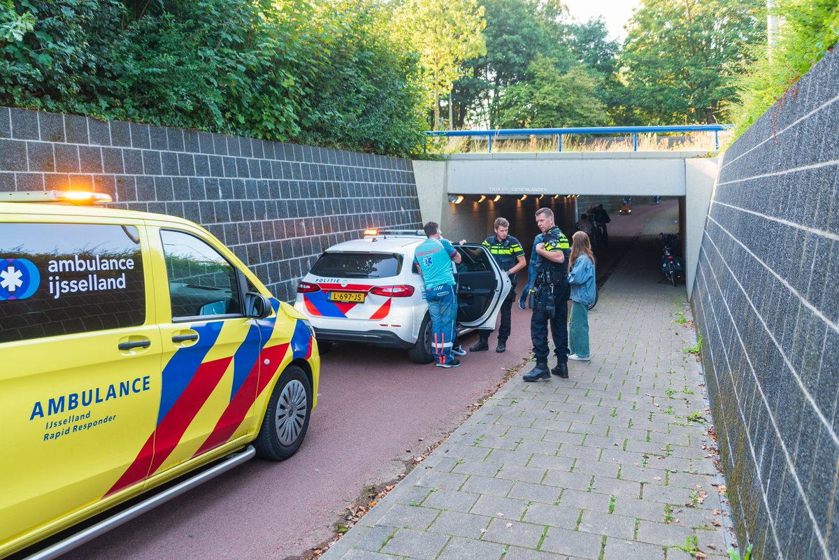 Fietsster gewond na ongeval Bloksteeg Lees meer bij @zwollezuidnws :. #zwolle #zwollezuid.