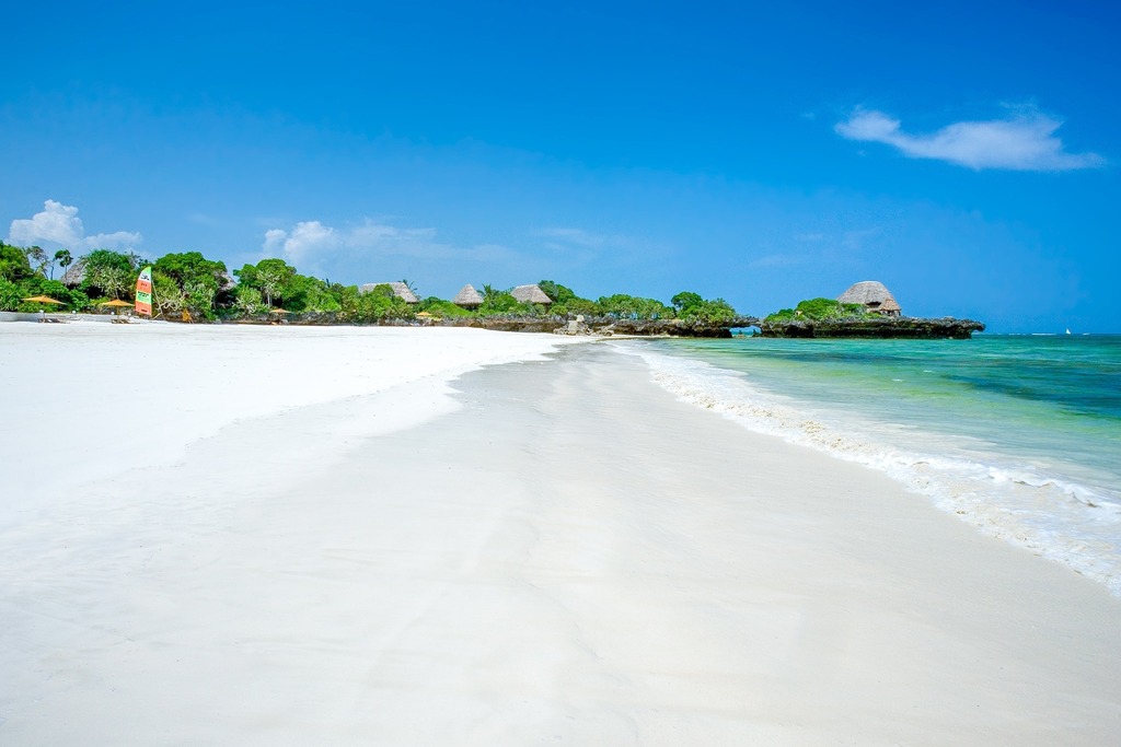TheSandsKenya's tweet photo. Everything is better at the beach! 🏝With no where to go and no where to be, a day at the island is just what you need.
#sandsatchaleisland #chaleisland #weekendgoals #weekendgetway #islandtime #beachdays #travelers #вокругсвета #туризм #destinations #bestvacations #weliveto… https://t.co/Y2gvKMOYOB