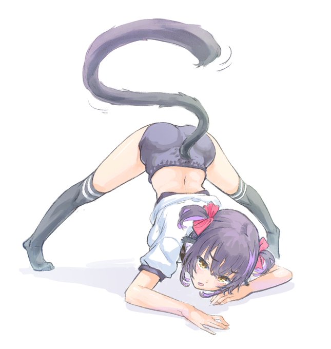 最近作業ばかりで心が乾くんで久々にらくがきらしいらくがき
この頃よく見るこの○豹みたいなのナニコレ?

# くろいけもみみ
# けもあーと 