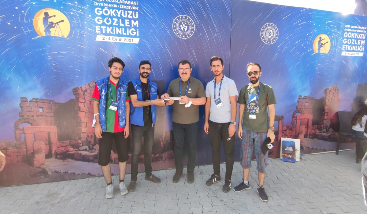 Gençlerimiz Uluslararası Gökyüzü Gözlem Etkinliğinde  Tübitak Başkanı sn. Hasan Mandal'la bir araya geldiler.
#GSBGM
#GSBŞırnakGençlikMerkezleri