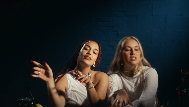 U.K soul singer <a href="/SashaKeable/">Sasha</a> recruits <a href="/JorjaSmith/">Jorja Smith</a> for new song “Killing Me.”

thefader.com/2021/09/03/sas…