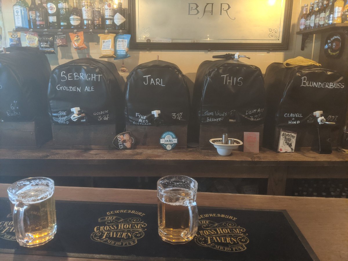 AlastairPKerr's tweet photo. A beautiful pint of @FyneAles Jarl in the #CrosshouseTavern #Tewkesbury @moretewkesbury @CampaignforPubs #Goodpub #Goodbeer #Goodtown https://t.co/UYD9VQg1gj