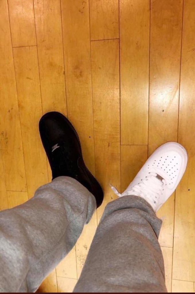 S7evenAri's tweet image. Live scenes of me listening to Donda and CLB

#CertifiedLoverBoy