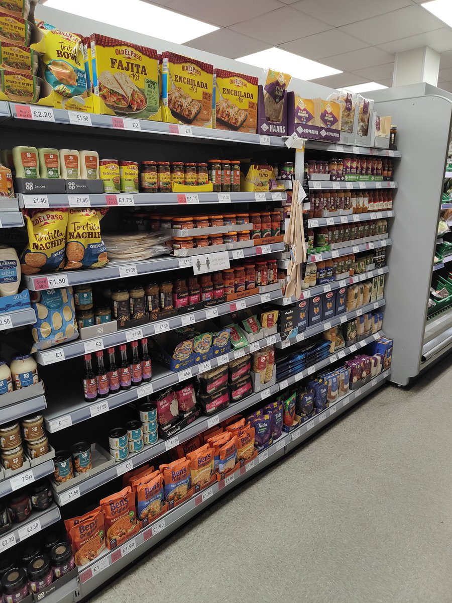 Aisle 1 #dresstoimpress <a href="/mycoopfood/">Central Co-op Food</a> Prince Charles avenue. Makes the store look so much more appealing to our customers! <a href="/RobOwen99/">Rob Owen</a> <a href="/GlidewellGavin/">Gavin Glidewell</a> @PaulalanDennis