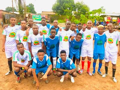 Cojeleg's tweet photo. #COJELEG à travers l'initiative LA BRIQUE QUI SAUVE dans son élan de consolidation de la paix appuyée par @PBF_Guinee et @SFCG_Guinee  a organisé un grand match de gala de tout genre au stade de SANGOYAH à l'intention de la jeunesse de MATOTO.
@SFCG_Guinee
@OserInnover
@gnbambo https://t.co/sr3LlhZmxp