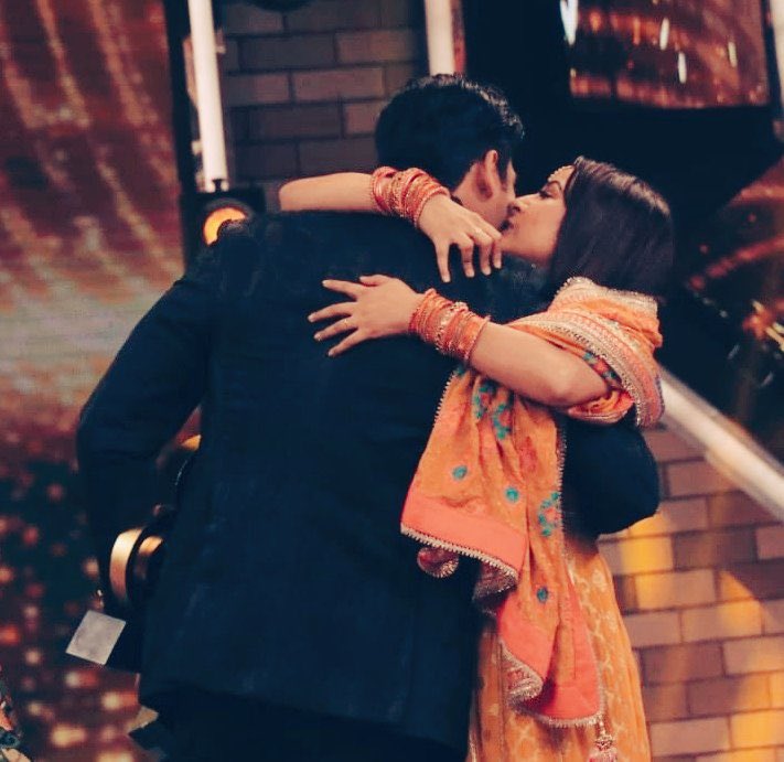 Shaziya_N's tweet photo. Kise khabar Thi ye waaqiya Bhi hona tha.., 
Ki khel-khel Me ek Haadsa Bhi Hona Tha 💔

 #ShehnaazGill #SidNaaz 
#SidharthShuklaTheShiningStar https://t.co/sStlP3YtUw