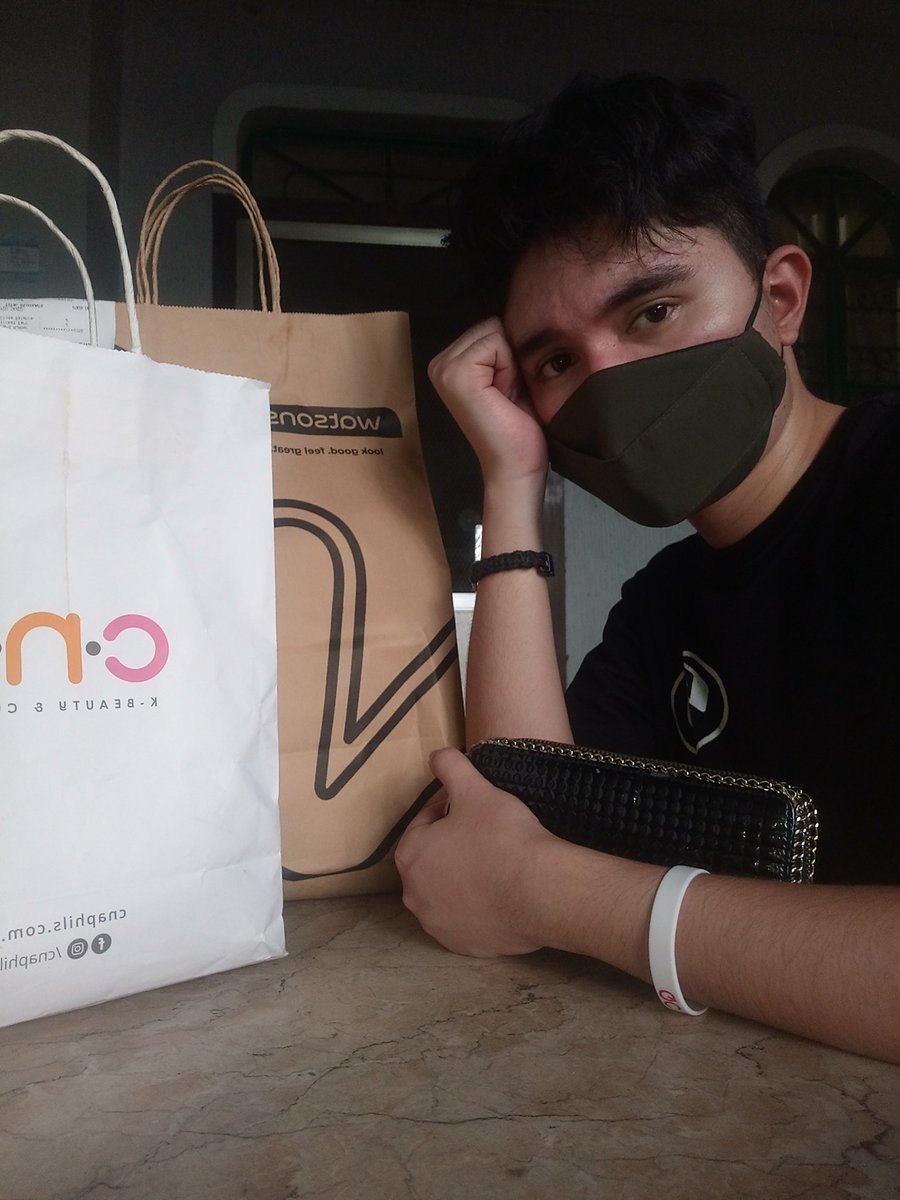 JohnGMager's tweet photo. Just got my incentives and rewards as one of our company's Top Agents, emz. Haha #WorkHardForIt #GoSelf #PuyatPaMore #BPO https://t.co/EtYex4QuCJ