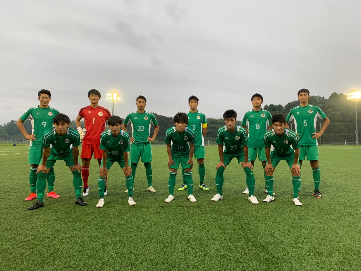 大阪体育大学学友会サッカー部 公式 スターティングメンバー 1 泉森涼太 鹿児島城西高 2 小川大空 阪南大高 C 3 三輪大智 履正社高 5 平山裕也 広島皆実高 22 熊谷太陽 学法石川高 32 勝岡慶成 社高 8 井上颯人 滝川第二高