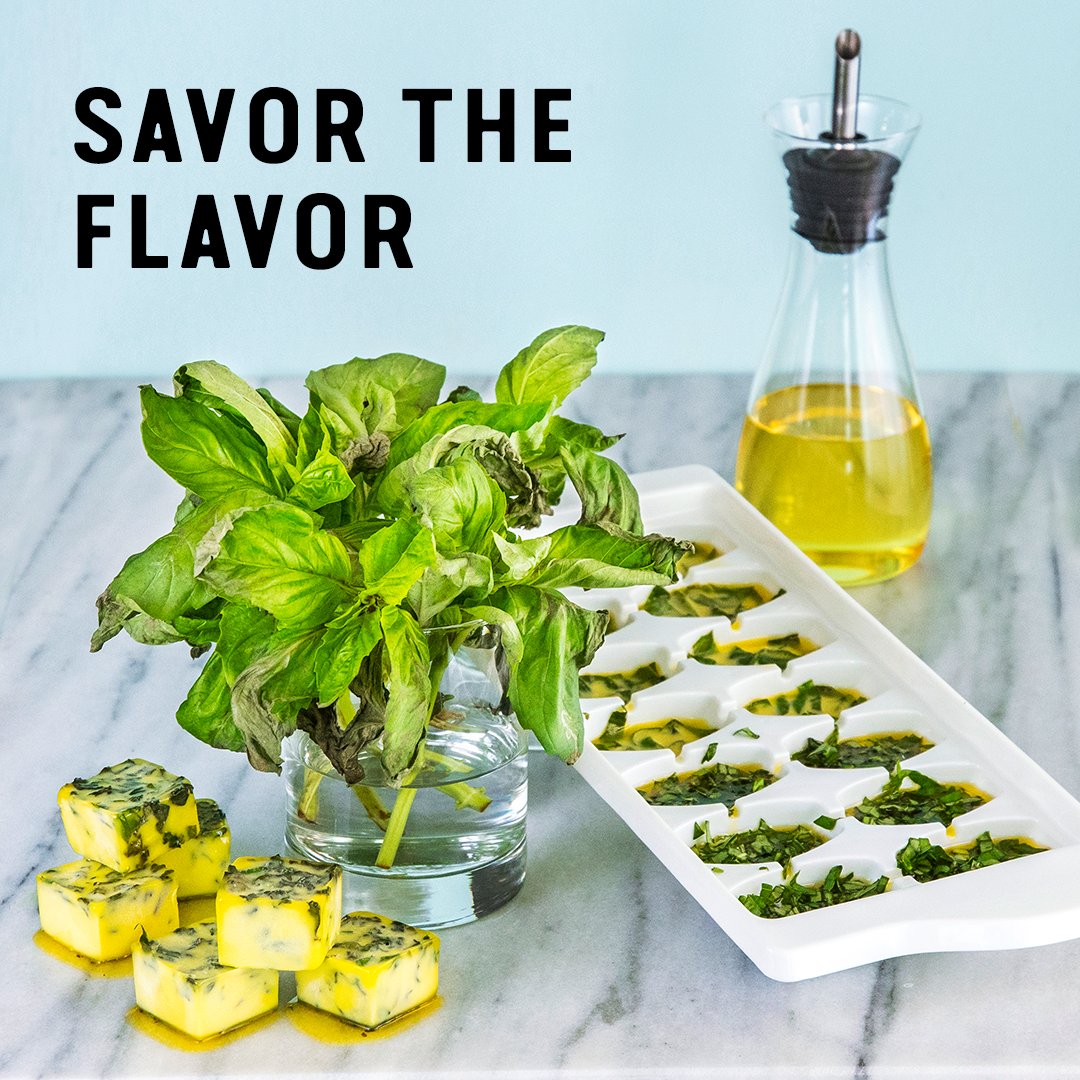 🌿 Freezing herbs is easy and fast! Lay the chopped herbs on a metal baking pan and freeze it. This ensures that the herbs freeze rapidly and do not congeal into a big clump. They can be kept in the freezer for up to 12 months. 📅 
PC: <a href="/savethefood/">Save The Food 🍓</a> @nrdc_org