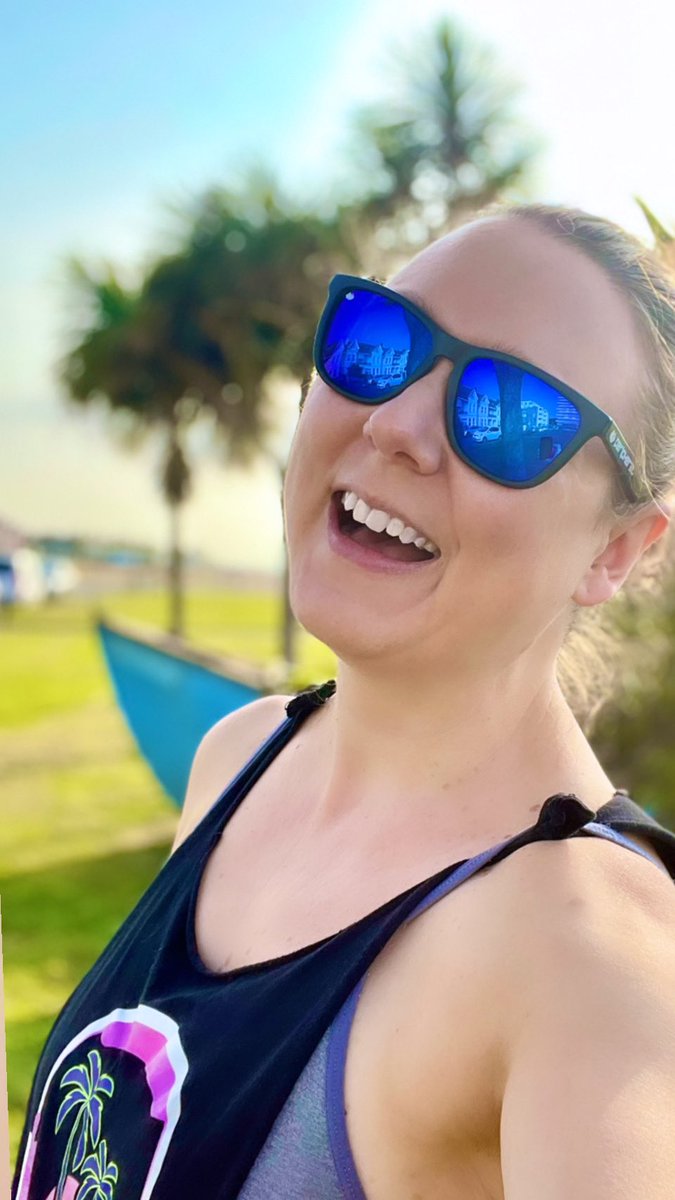 Happy FriYAY! 
I’m all smiles because The Revival is out today on <a href="/toolroomrecords/">Toolroom</a> 🎉🎉 

Please stream/DL from your fave place: toolroom.lnk.to/TheRevivalAS 

<a href="/jameshurr/">James Hurr</a> #toolroomtrax #NewMusicFriday