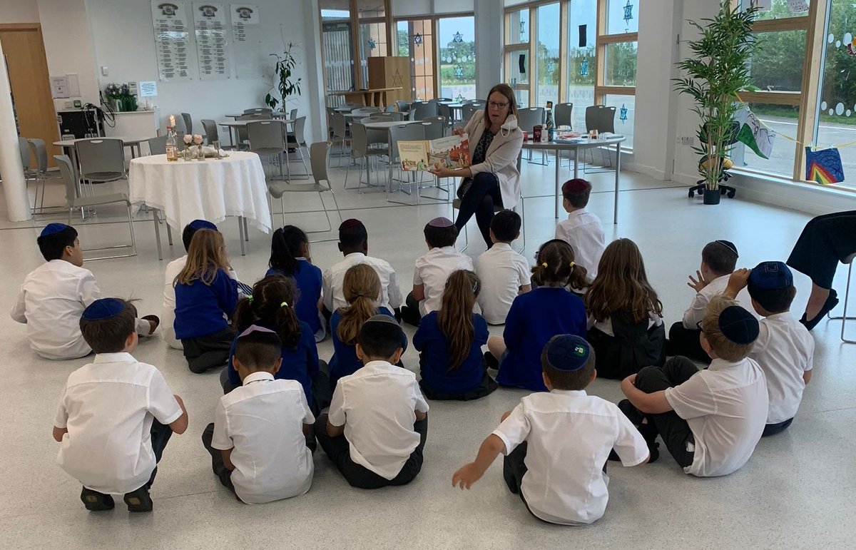 P3Calderwood's tweet photo. P3 ended a busy week learning all about the upcoming celebration of Rosh Hashanah in Kabbalat Shabbat 🍎🍯 Wishing everyone a lovely, restful weekend ahead 🤍 #shabbatshalom https://t.co/6l2AAEl3M0