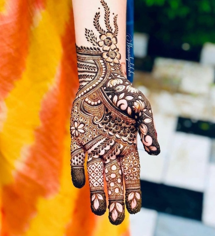 Theweddingbels's tweet photo. Latest Henna Mehendi Designs for Beautiful Girls 
@hennabydahsha/ ig

Follow 
@TheWeddingBels

For More Inspirational Henna Designs Ideas
#mehendi #engagement #engagementring #engagementphotos #engagementsession #engagementshoot #makeupengagement #mehendidesign #mehendiart https://t.co/s4G1NCav8U