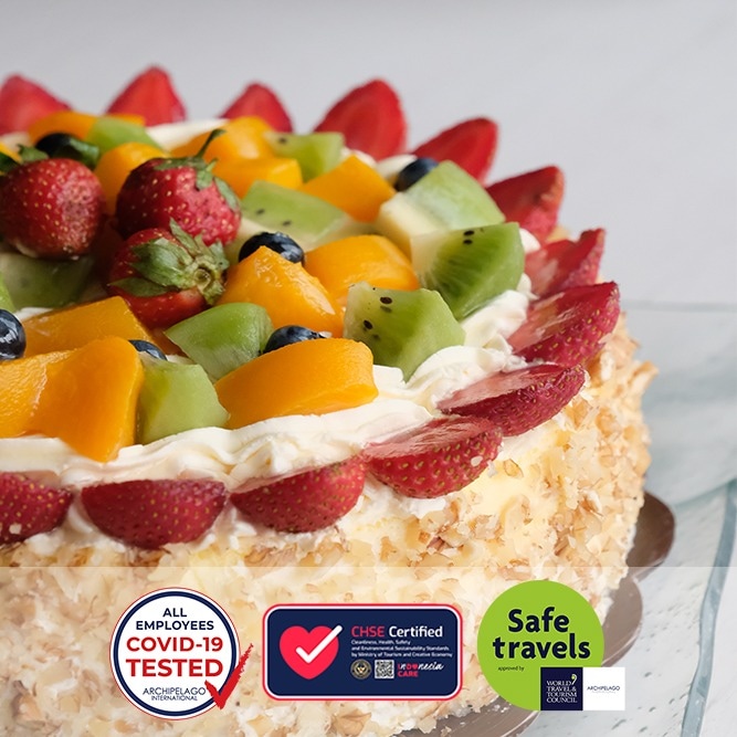 Colourful Friday, bring our Fruits Cake to brighten and sweeten your day!

#ASTONSimatupang
#Safetravel
#trustedhotels
#CanaryCoffeeShop
#Cake
#wholecake
#specialcake
#birthdaycake
#Archipelago