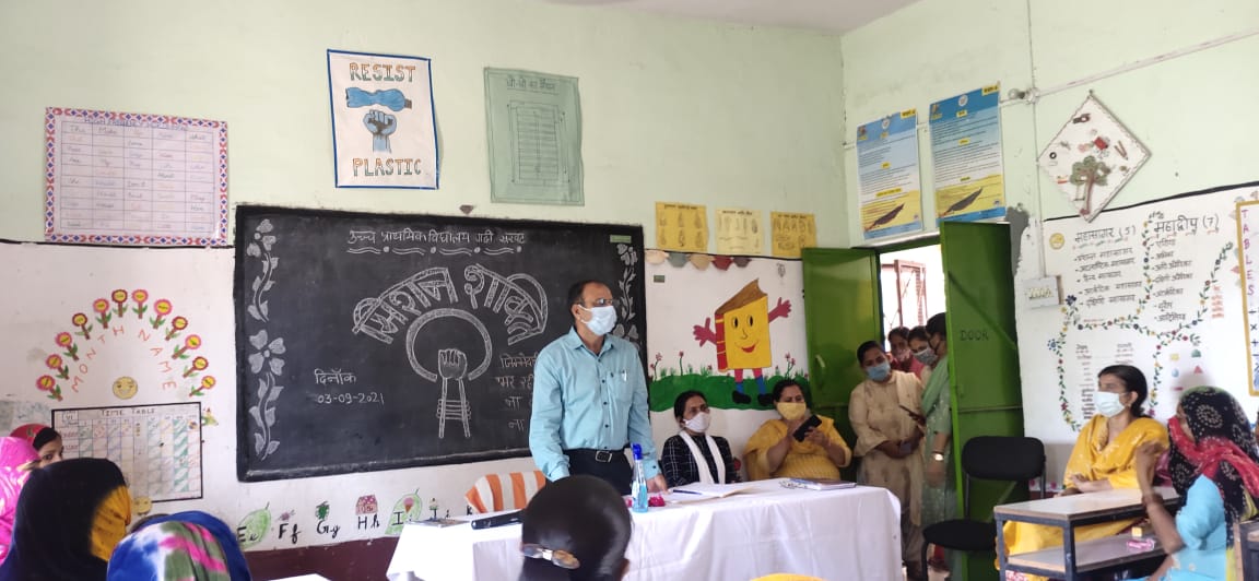 आज विकास खंड सदर के विद्यालयों में मिशन शक्ति के अन्तर्गत कानून जागरूकता अभियान चलाया गया। <a href="/DmMuzaffarnagar/">DM MUZAFFARNAGAR</a> <a href="/bsa_mzn/">SVEEP MUZAFFARNAGAR</a> <a href="/CDOMuzaf/">CDO Muzaffarnagar</a>