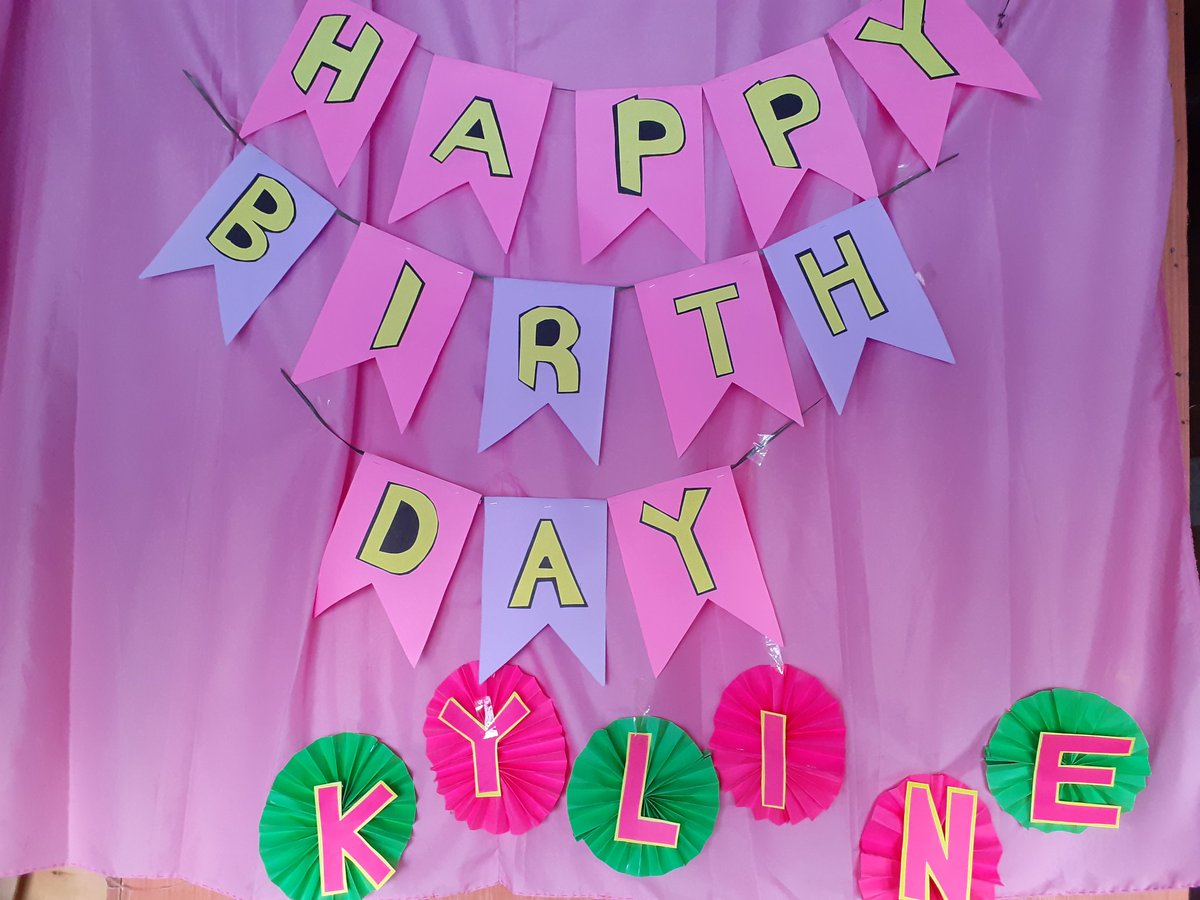 2004Sheena_'s tweet photo. Multitasking nga po pala kanina huhu. Natataranta ako kanina kasi dko pa to natapos tas ayan di maganda pagpasensyahan nyo na po. HAPPY BIRTHDAY KYLINE ko!♡

@2002kyline
KYLINE 19thBERthday
#itsKylineAlcantaraDay https://t.co/Ln4vhxVazP