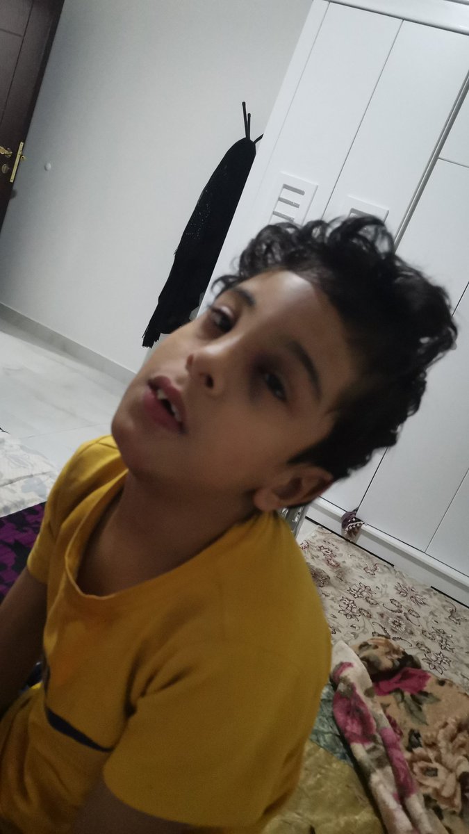 T5Cd9x5B58Q6eCt's tweet photo. السلام عليكم ورحمت الله وبركاته  ارجو كلمن يرا هاذه صوره ان ويصله لا مكتب ولي العهد انا وصلت الا طريق مسدود طفل معاق اعاقه كامله قطعو عنه كلشي لنا 10 سنين في معانا ما يعلم في الا الله لو نقيب عنه لحضه يضرب نفسه التهيل تعذره ولا يعطيه اجهزا طبيه ارجو منكم يا اخوان مساعدتي https://t.co/fdyFftJoPR