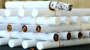 bywayeno's tweet photo. Contrebande de tabac en Afrique : les pays de la CEDEAO perdent 700 milliards de francs CFA https://t.co/S5uC2N8hyH #afrique https://t.co/1kg2xRvoLb