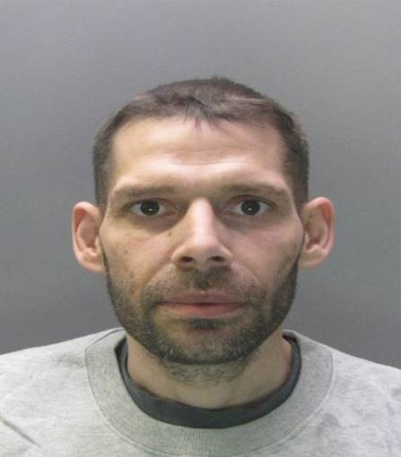👀Have you seen Adam Waugh, 40, or Emma Durkin, 30?

The pair are wanted for failing to appear at court in connection with a fraud offence.

They are from #Coundon but also have links to #Newcastle.

📞If you can help call 101 and ask to speak to DC Jason Quye.

<a href="/northumbriapol/">Northumbria Police</a>