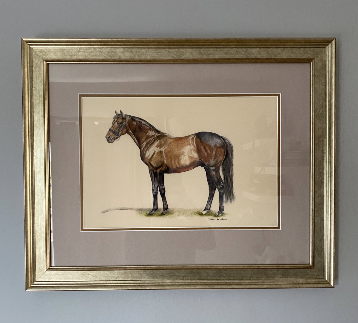 Can we just take a minute to appreciate this frame? Super job by Trish and her team in Spectrum Art Shop✨ 

<a href="/coolmorestud/">Coolmore</a> 
<a href="/CoolmoreAus/">Coolmore Australia</a> 

#art #camelot #equine #horse #irishart #irishartists #equestrian #stallion #coolmore #coolmoresires
