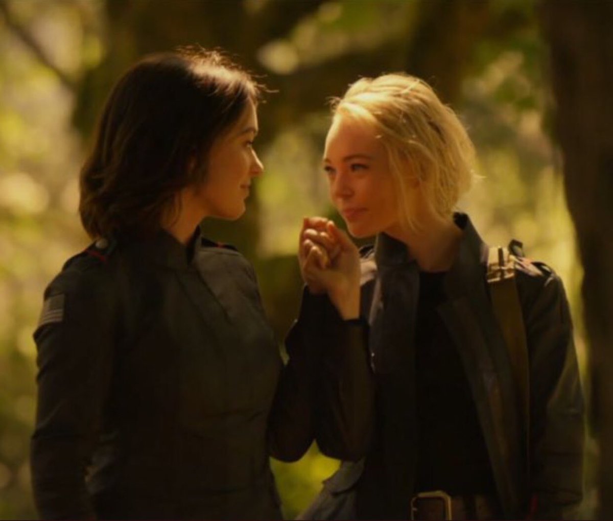 dnevsrachel's tweet photo. "I know those eyes everywhere. "
#RenewMFS #Motherlandfortsalem #Loveislove #loveislove #SaveFortSalem #Raylla #Fight4MFS https://t.co/C2jxZrmPBE