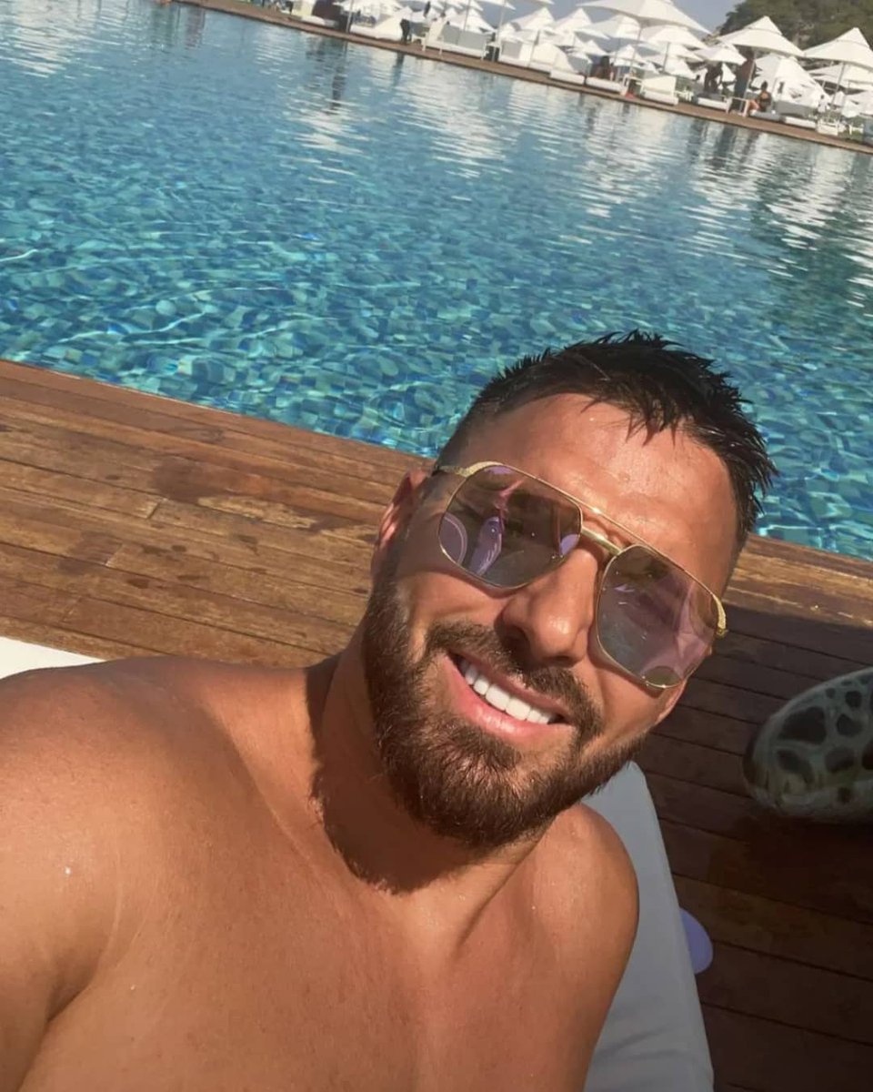 SourcesThomas's tweet photo. Trop Beau @ThomasVergara @Nabilla 😍😍#ThomasVergara #Nabilla #VergaraFamily https://t.co/m4DFKDeJQZ