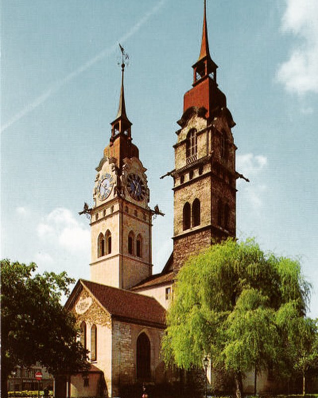 WinterthurShop's tweet photo. Wir wünschen ein schönes Wochenende ☀️
* * *
#miis_winti #winterthur #stadtkirchewinterthur #stadtkirche #winti #church #kirche #kirchplatz #culture #wahrzeichen #gottesdienst https://t.co/pjU6BYccgb