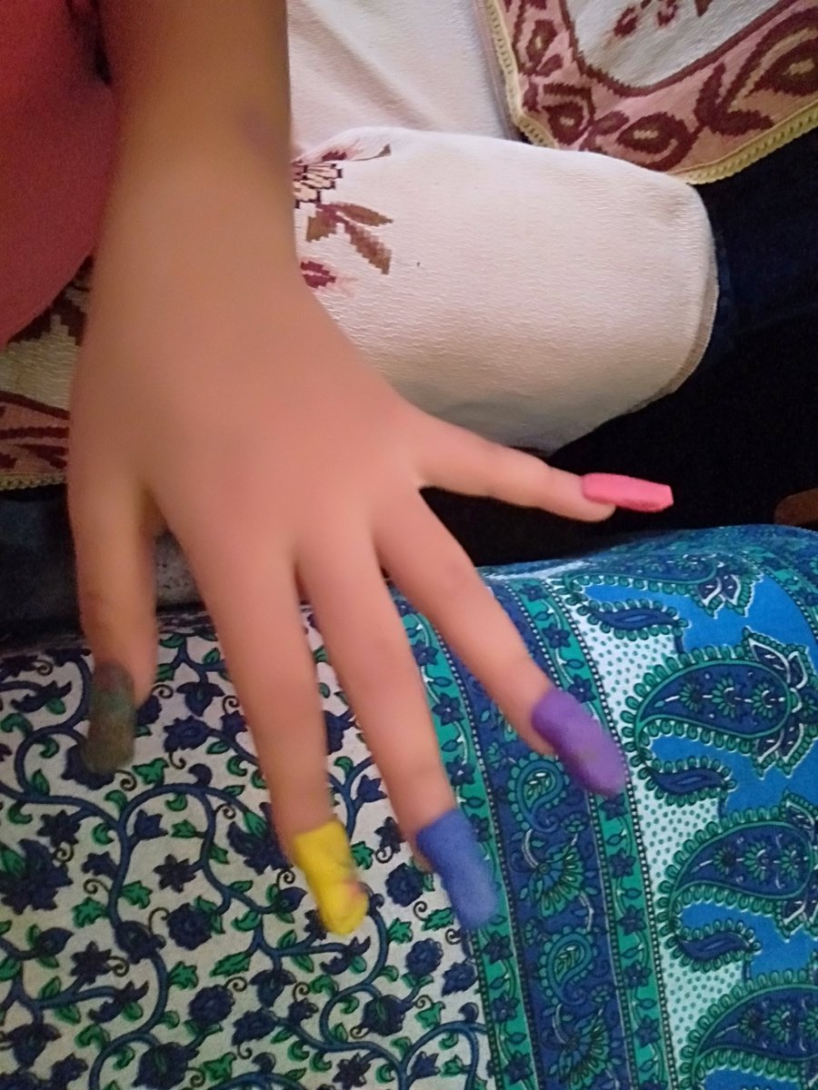 Roseforwho's tweet photo. Some one : How much fake you want

Le my sis : https://t.co/KzuGdVoBkk