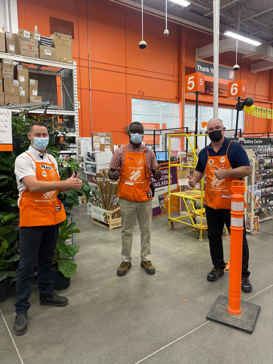 In Ottawa celebrating some incredible associates with store managers Blair Macmillan (Orleans) and Corey Kennedy (Gloucester)! Dialed up for the Days of Doing Event! Love the energy that exudes from these stores! Passionate associates leading to Happy Customers! <a href="/HomeDepotCanada/">Home Depot Canada</a>