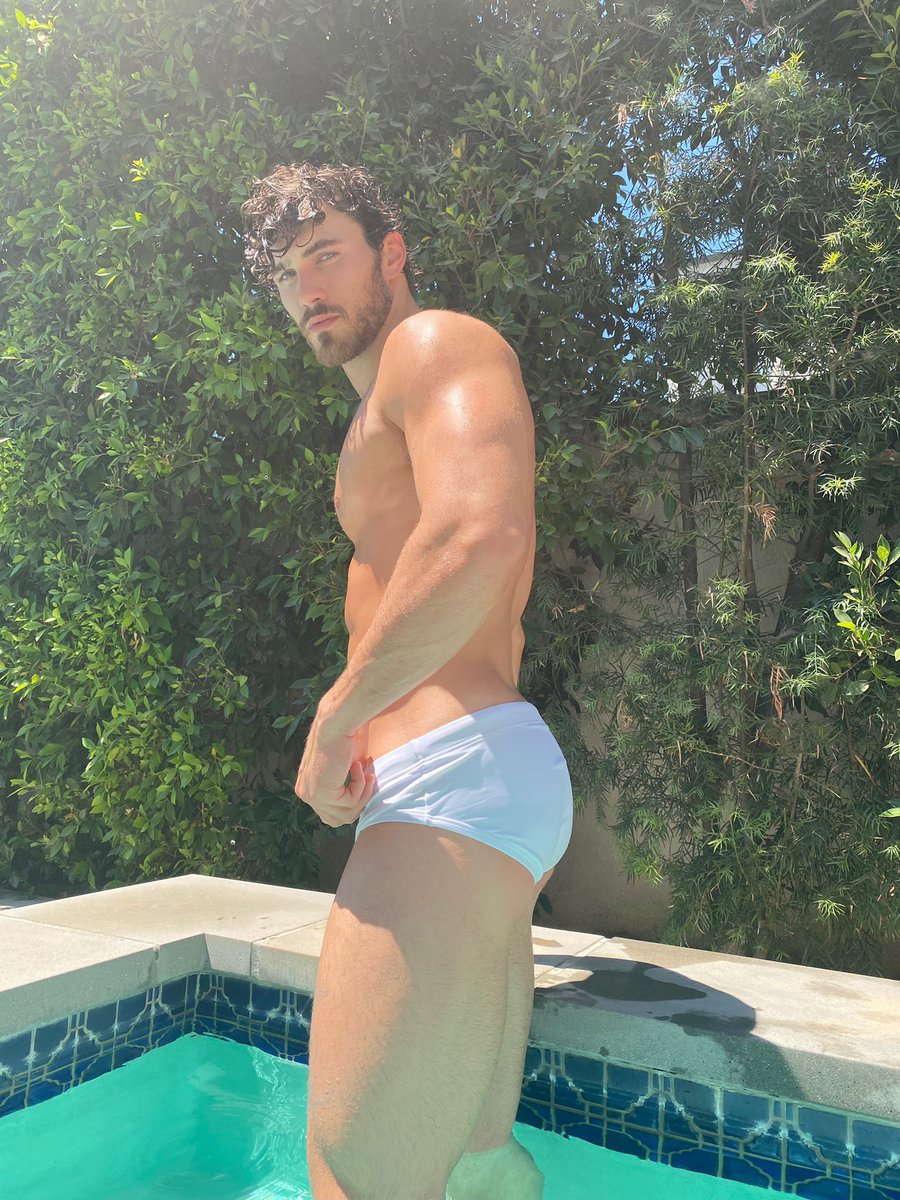 shamelesscarson's tweet image. 𝐬𝐰𝐢𝐩𝐞 𝐲𝐨𝐮𝐫 𝐡𝐞𝐚𝐫𝐭 𝐥𝐢𝐤𝐞 𝐚 𝐛𝐚𝐫𝐜𝐨𝐝𝐞.