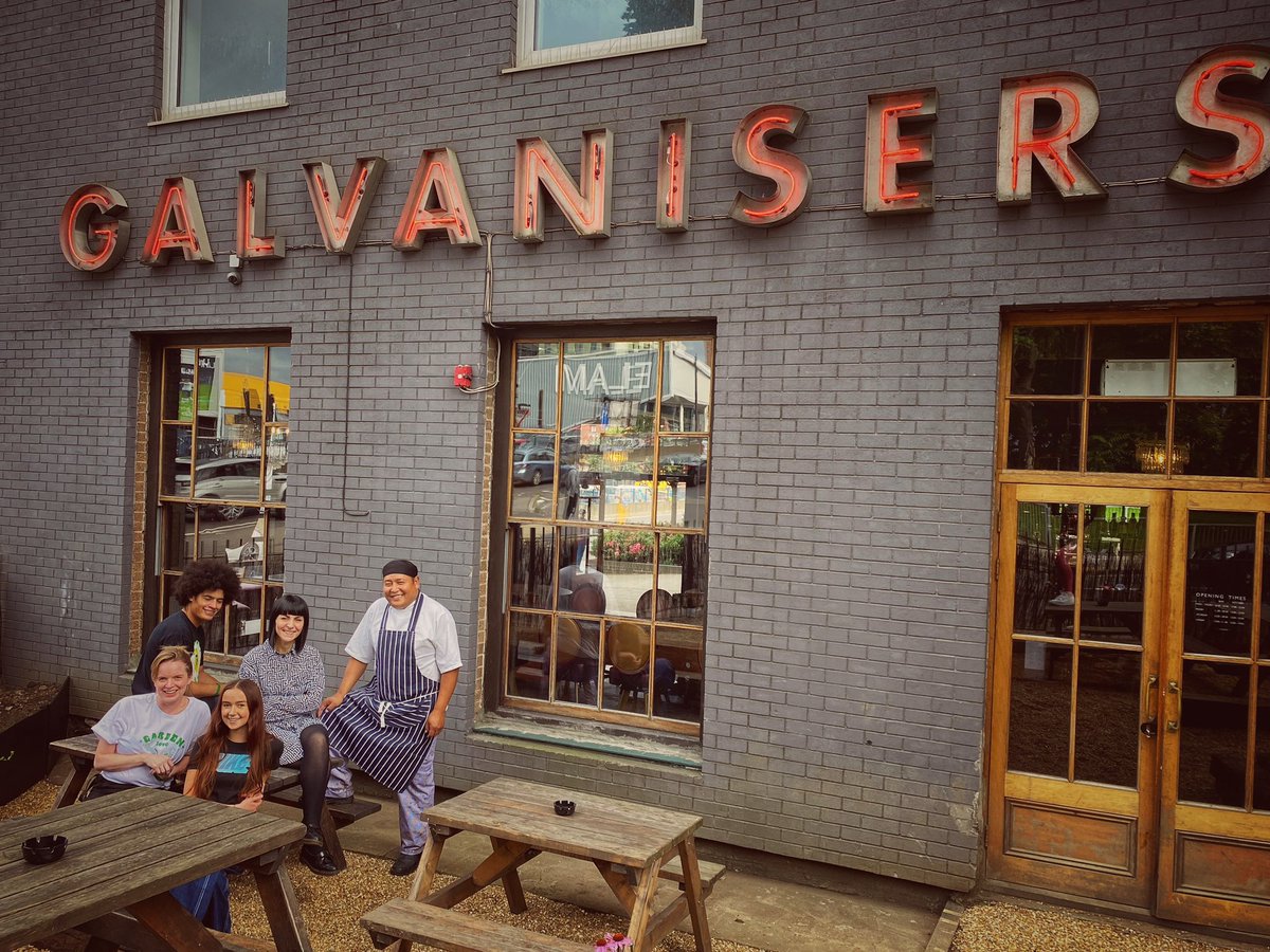 Meet the team 👩🏻👨‍🍳

Say hello to the lovely team at <a href="/GalvanisersU/">Galvanisers Union</a>, headed up by GM Antoinetta. Say hi next time you pop in 🍻