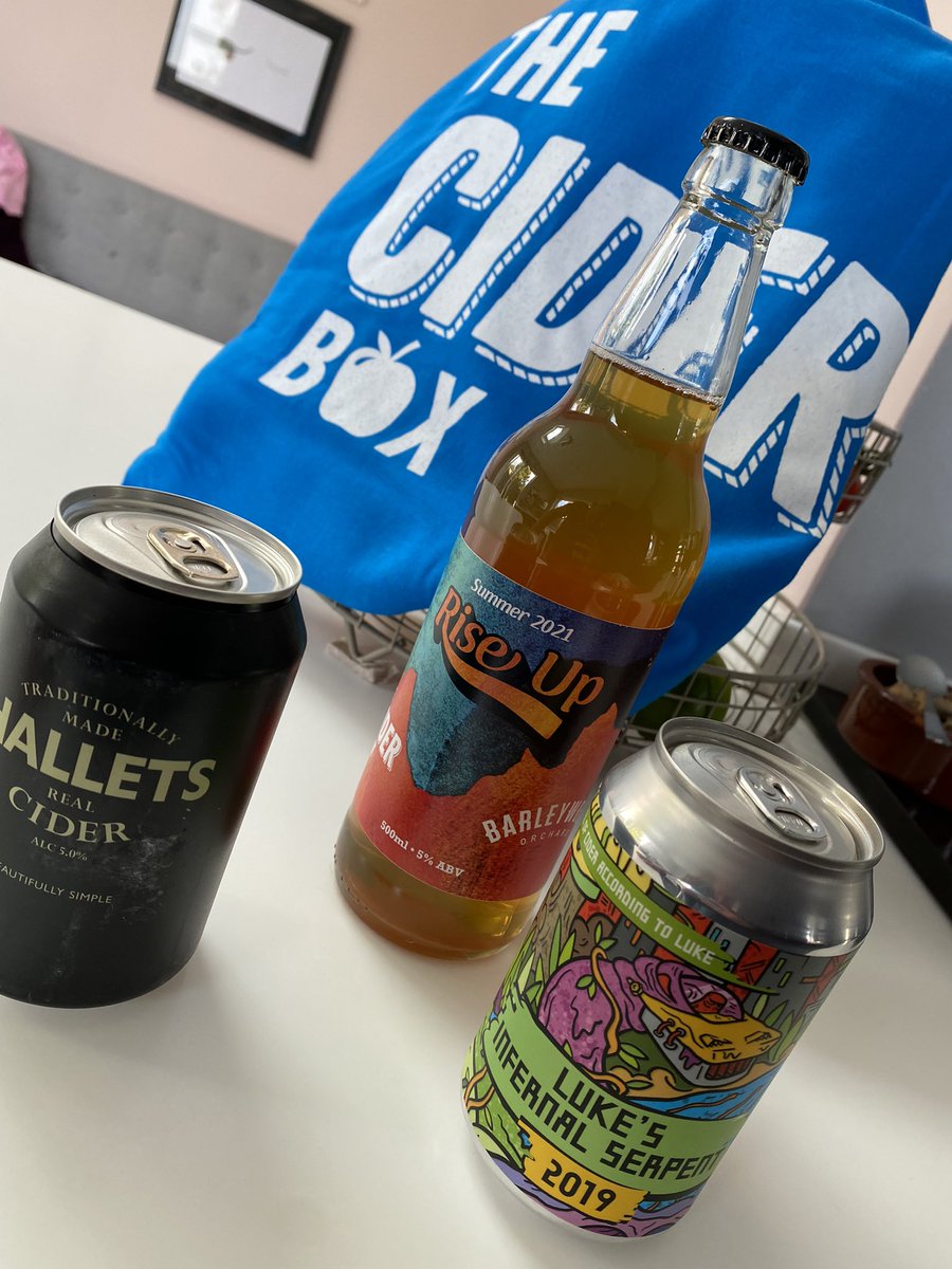 pdon9's tweet photo. Nice little cider tasting tonight! https://t.co/wpHeG1DchB