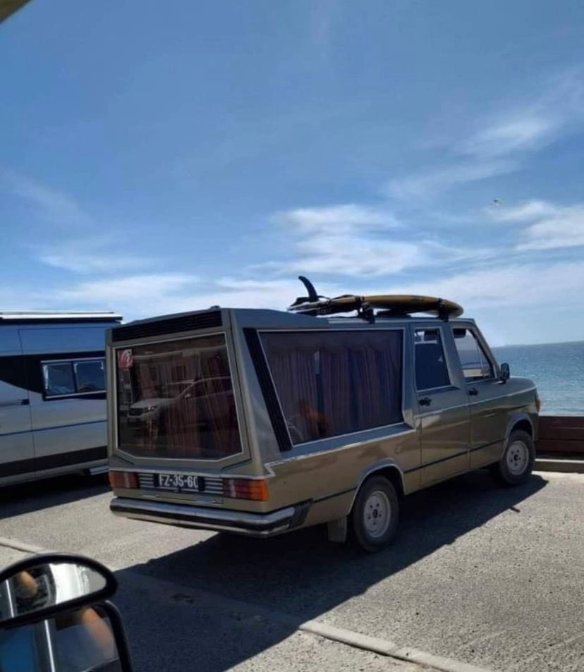 Este está mortinho por ir surfar.