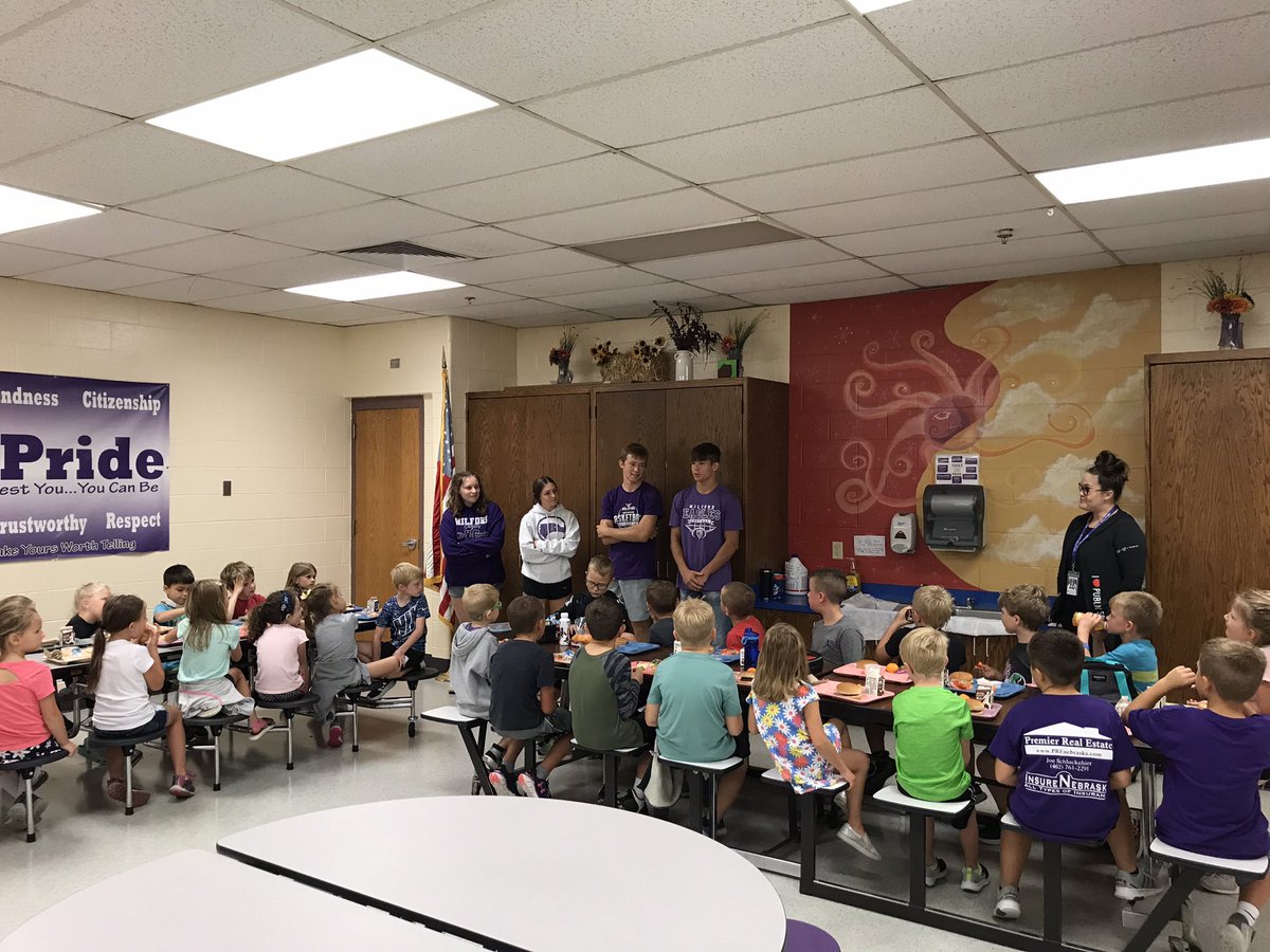 mrkubicek's tweet photo. A big shout out to our MIlford High School students talking to our elementary students about Kindness!   Great examples of student leadership and great mentors for our #milfordsoar students!! https://t.co/33SVIuDWvC