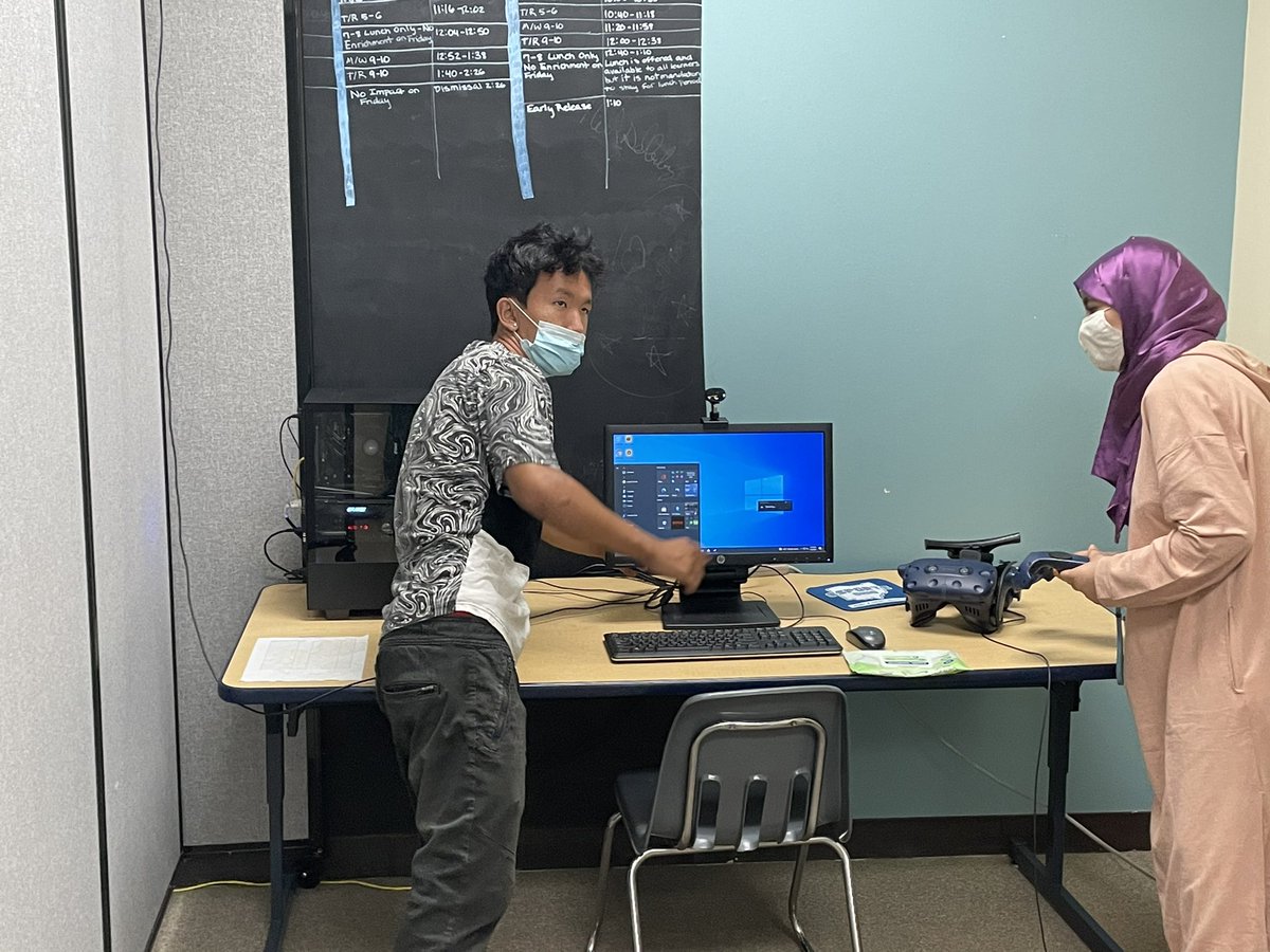 STEMHS_IdeaLab's tweet image. Innovation Lab hosting our Freshman Academy and Coach Caranna’s Cyber Security classes. Robotics, and VR, and E Sports Oh My #InnovationForEveryone