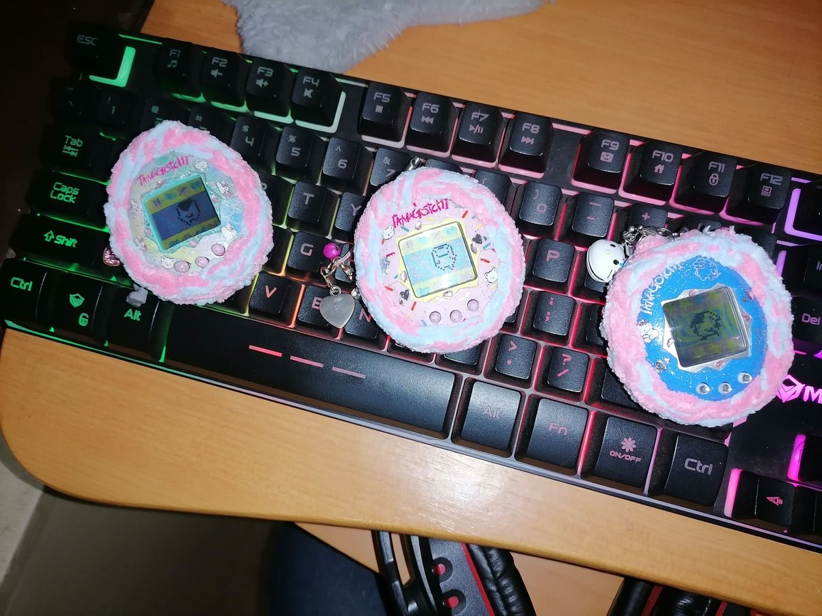 AdelBastin's tweet photo. #tamagotchicollectors #tamagothi #tamapalace #tamagotchi_us #tamagotchicollector #virtualpet #hellokittyfanatic #dinky #hellokitty #hellokittycollection #vpet #tama_palace #tamagotchiON #bandi #tamaworld #tamagotchion
New look pink and blue https://t.co/4RiLSCSCaQ