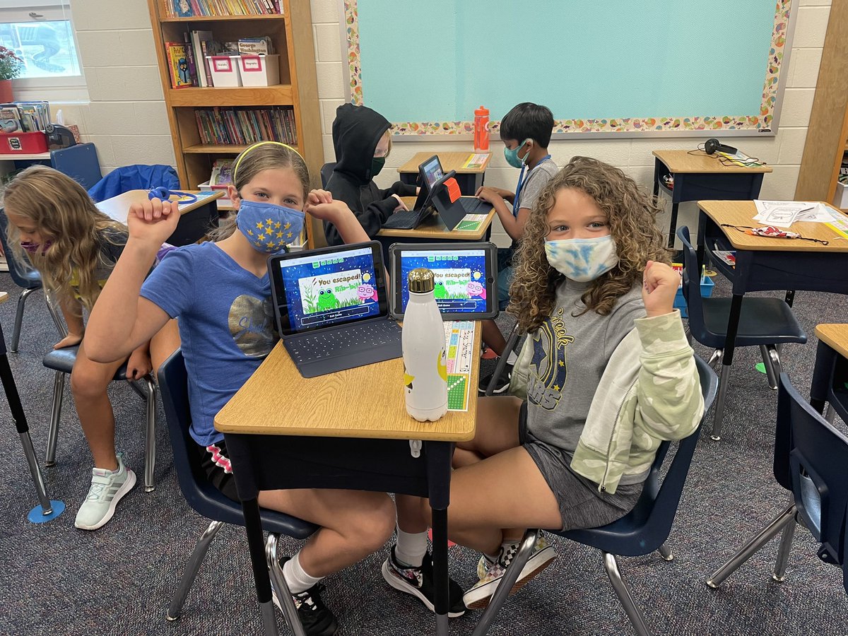 SCLaraKruse's tweet photo. Success with the 1st digital breakout of 3rd grade! An excellent way to practice place value and growth mindset! #FridayVibes #growthmindset @ShoalCreekStars @LPSLEADS https://t.co/LslvxjkC7l