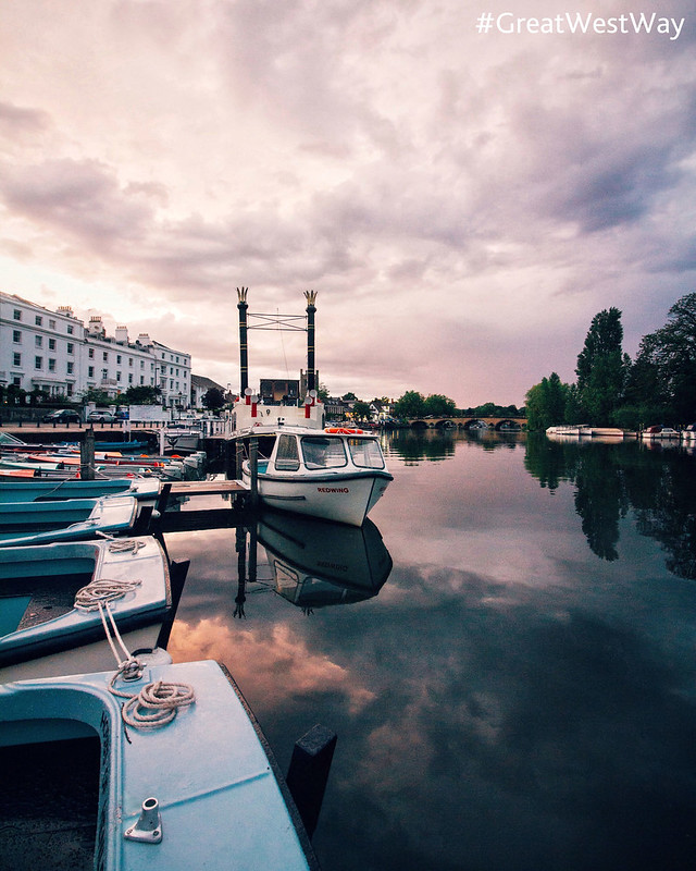 Originating as a gentle trickle in the Cotswolds, the 210-mile River Thames flows past Windsor, Kew Gardens, Hampton Court Palace, Henley-on-Thames &amp; more

Take to the water, picnic on the bank, or go for a riverside walk on your #GreatWestWay adventure ➡️ bit.ly/3ewGo1o