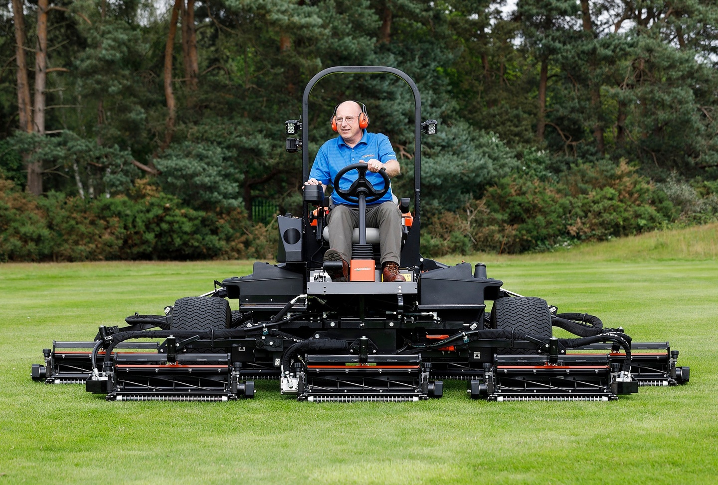 Jacobsen Turf on X Here it is Your first look at the majestic F407 large area reel mower. Find your nearest dealer https t 4o97ZGdqeJ Jacobsen Jacobsen100Years TrustedByGenerations Mower F407 Fairw...