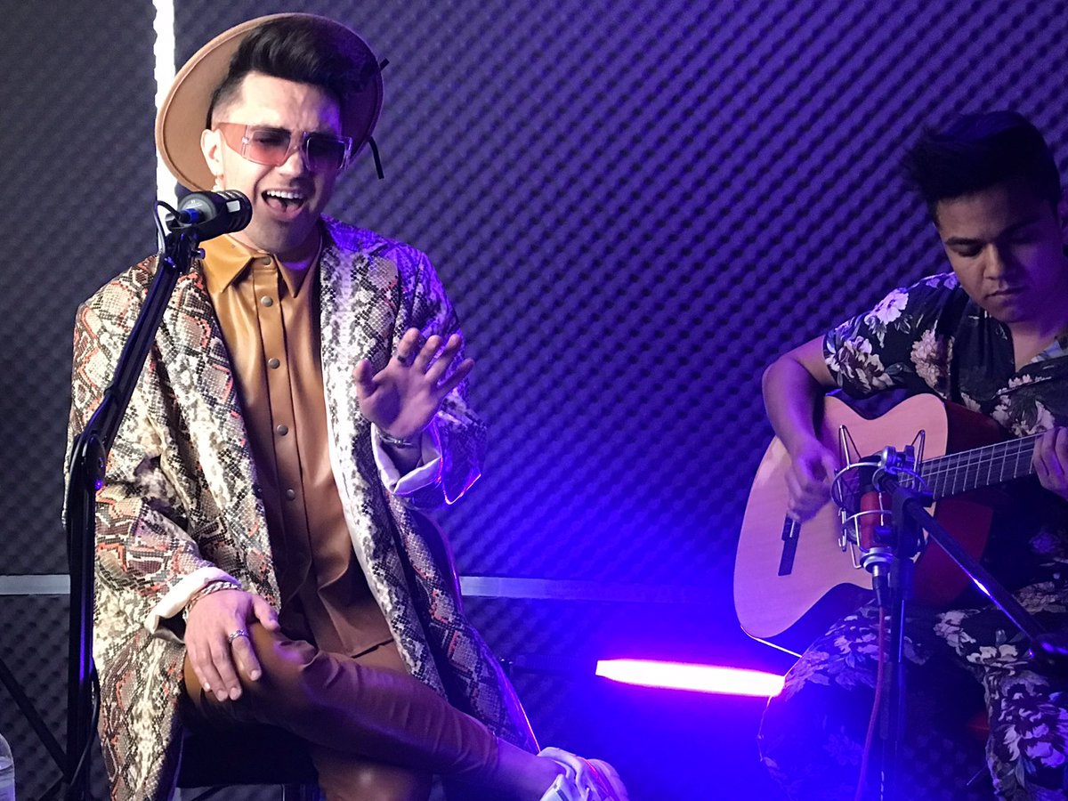 armandjoubert7's tweet image. Amazing day on set with #CloudSessions for a special performance. 🎬💙

Can’t wait for yall to see this.